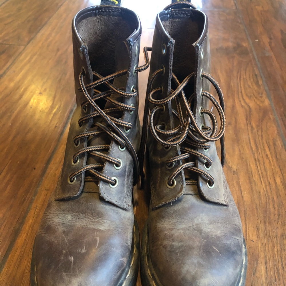 🔥🔥Dr. Martins boys youth leather boots size 5